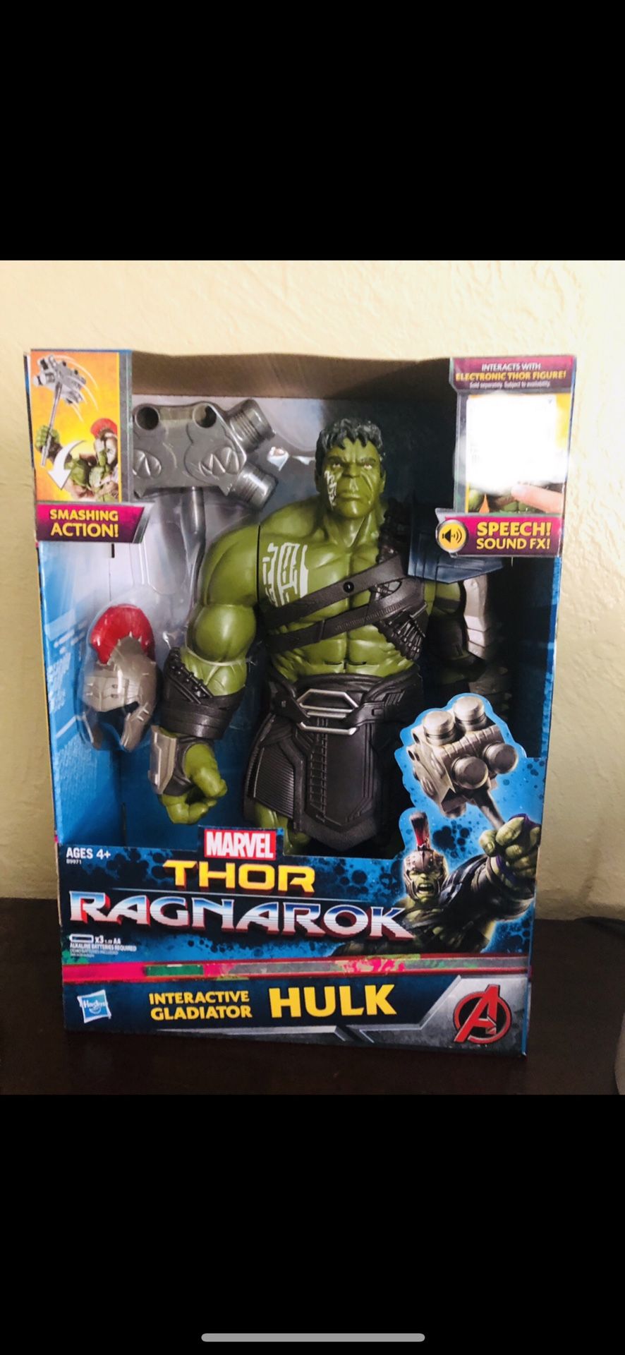 Marvel Thor: Ragnarok Interactive Gladiator Hulk