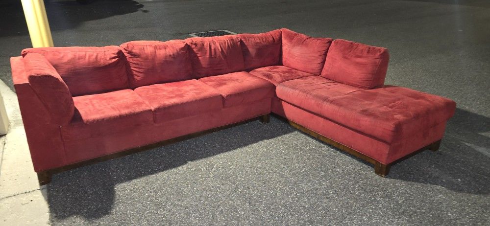 Sectional sofa (DELIVER OPTION)