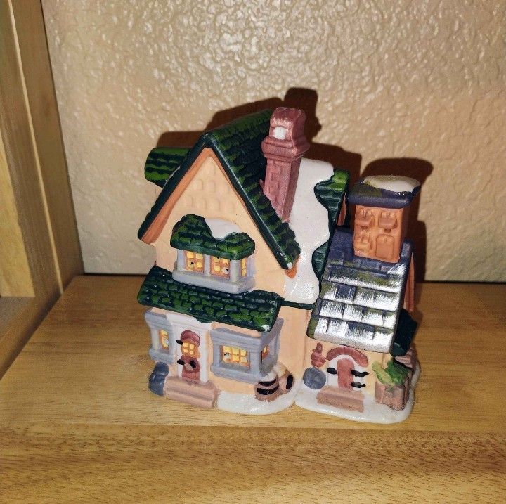 2001 Cobblestone Corners Christmas Building • add your own light