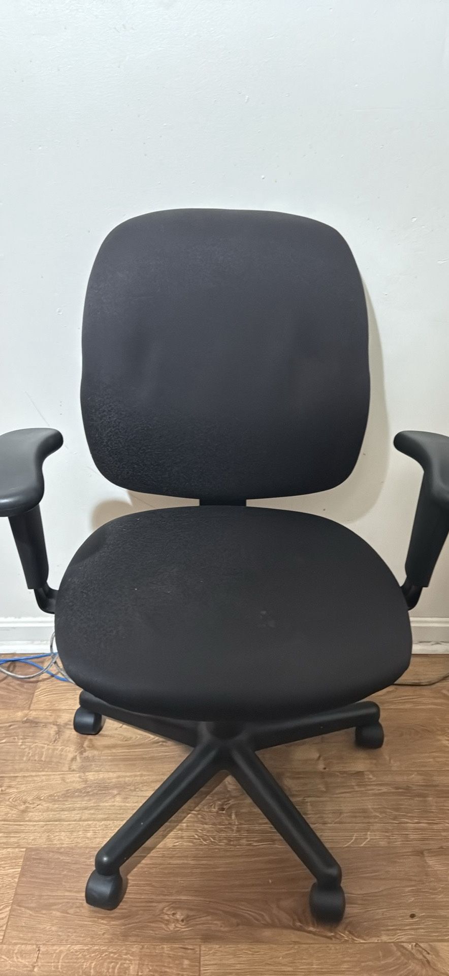 Basic Black Computer Chair