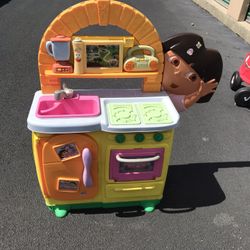 Dora Kitchen 