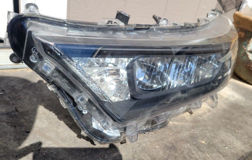 2019-2020-2021-2022 Toyota RAV4 Right Headlight LED OEM 
