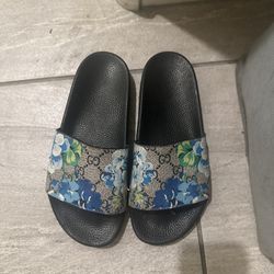 Slides Woman 