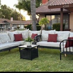 new patio set in box