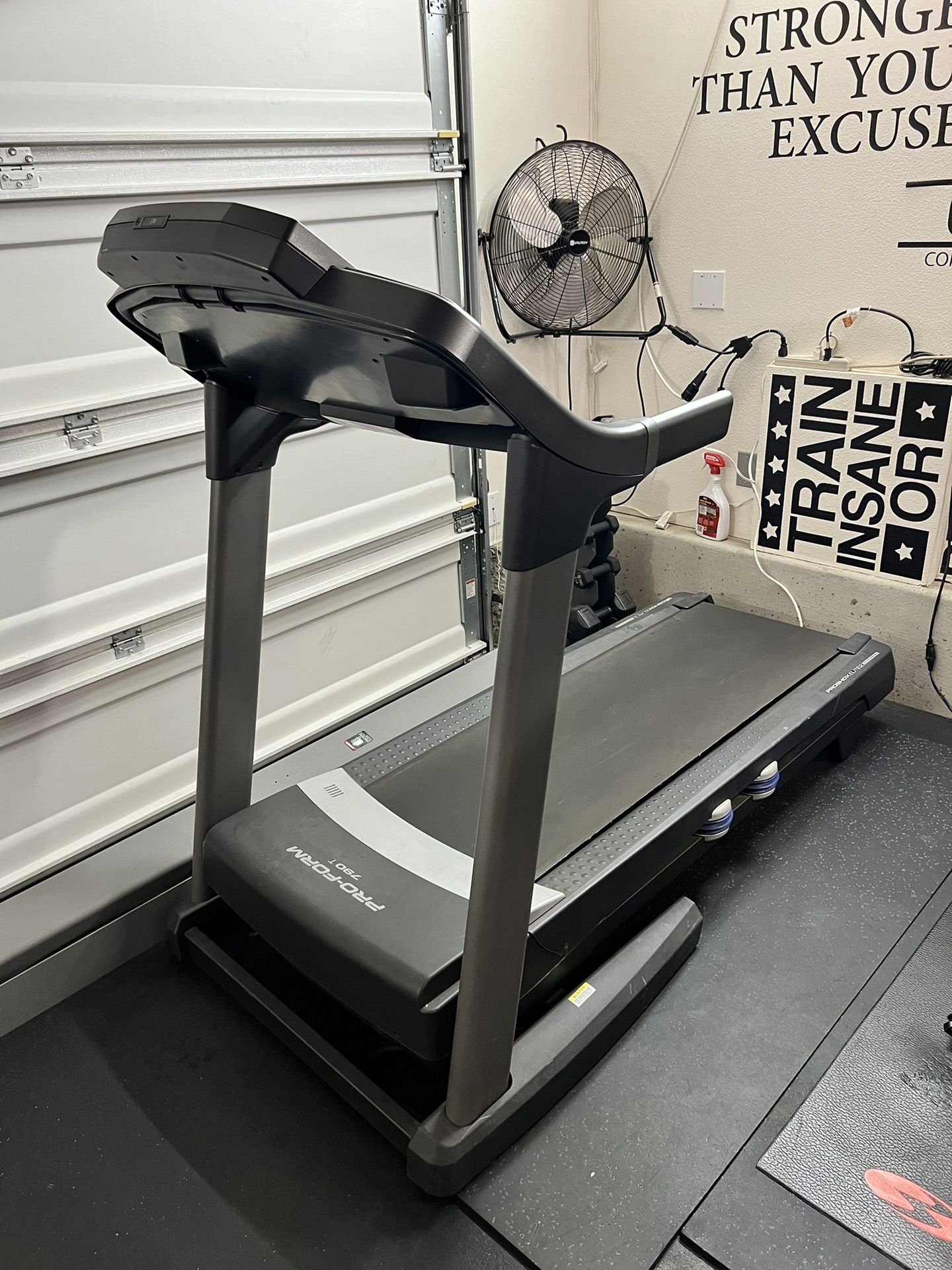 Pro Form 790T Treadmill for Sale in Chula Vista, CA OfferUp