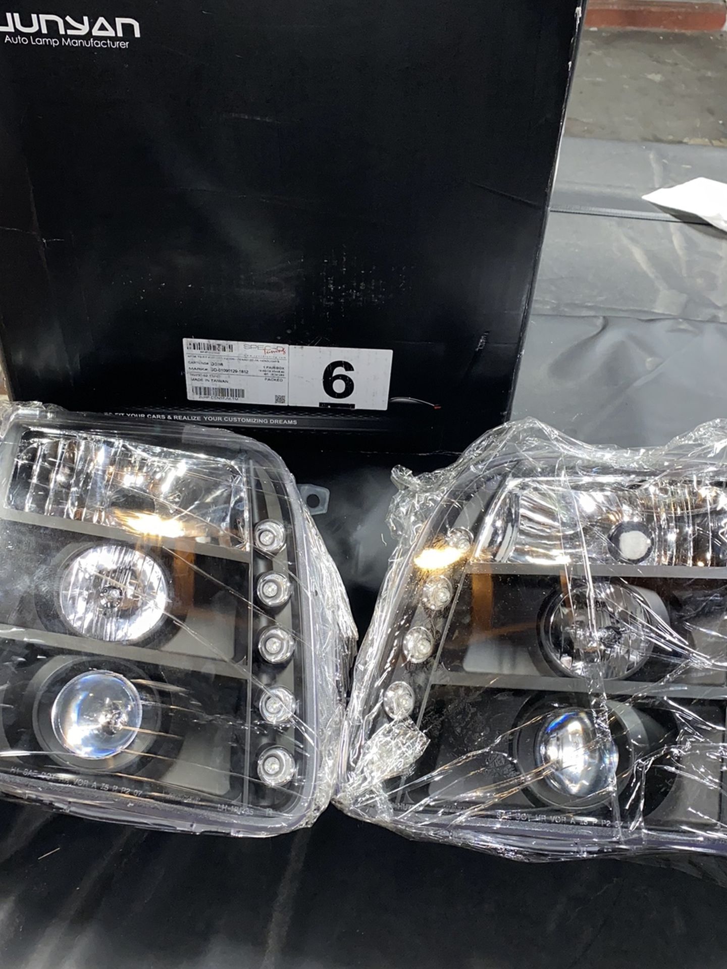 Never Used Junyan Headlights For Yukon/Yukon Denali B for Sale in Las