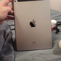IPad Air w/ Sim Card 