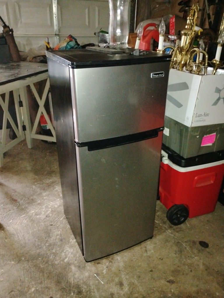 Refrigerator