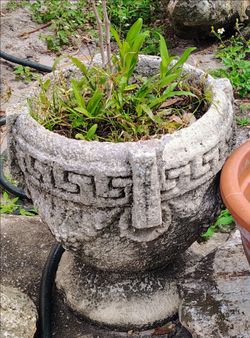 Decorative concrete planter