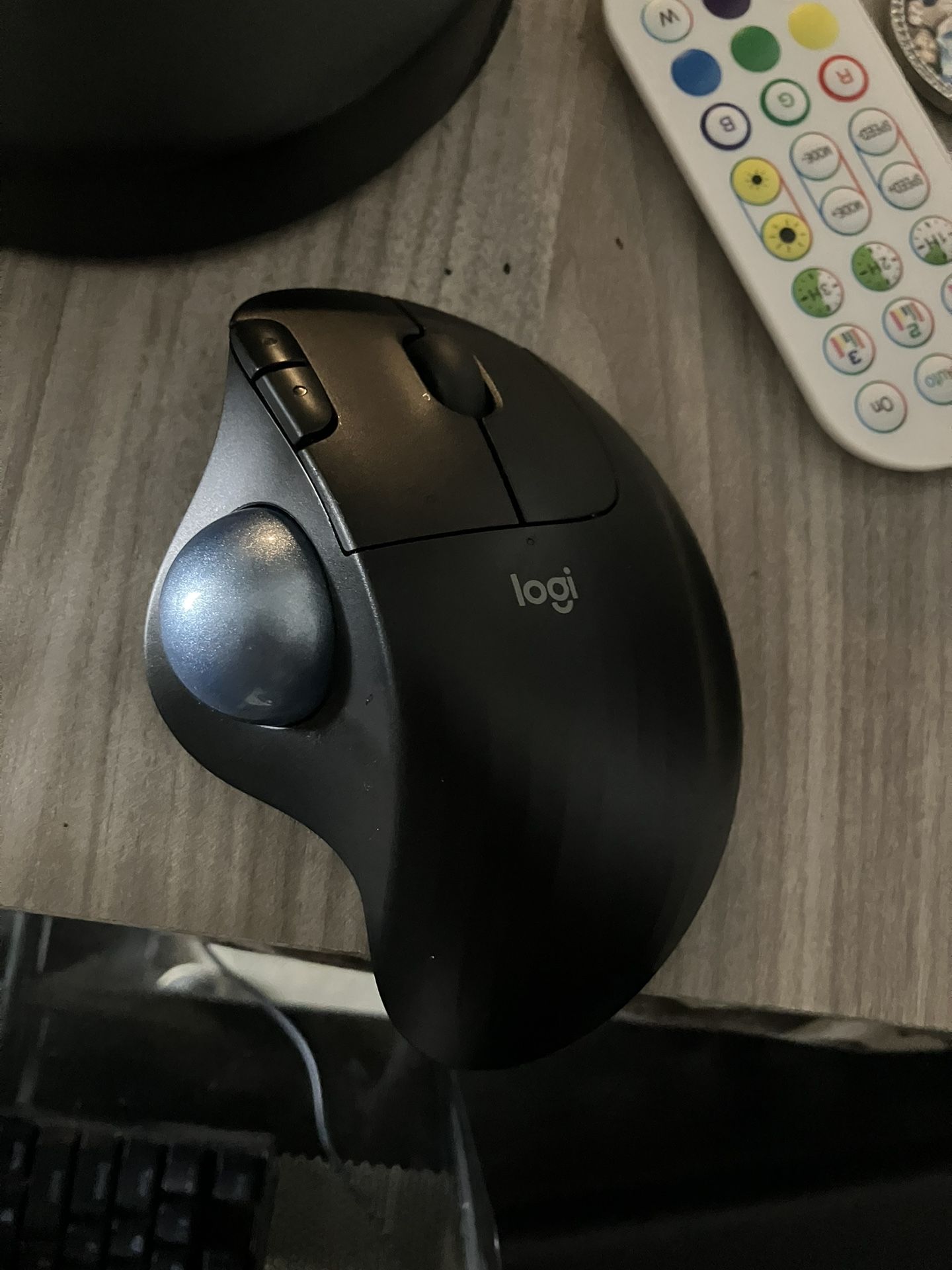 logitech ergonomic mouse with trackball 