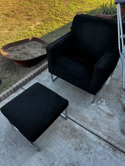 Modern Black Arm Chair w/ Foot Rest 