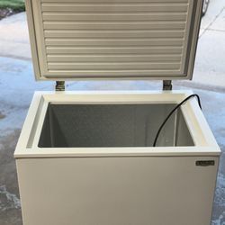 Free Standing 5 Cubic feet Freezer In Like New Condition