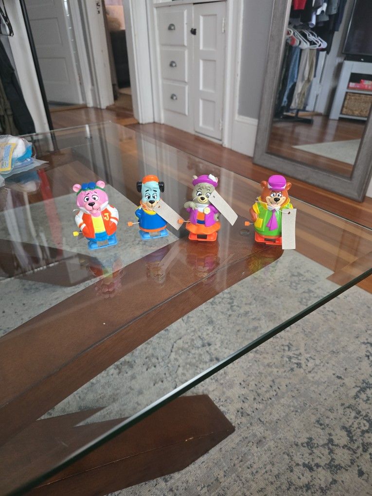 Yogi bear, wind up toys set of four