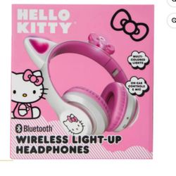 Hello Kitty Wireless Light-Up Headphones