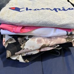 Women’s Clothing 