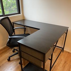 Black L-shaped desk & Height/Tilt adjustable office chair