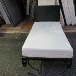 Queen size new box springs can deliver