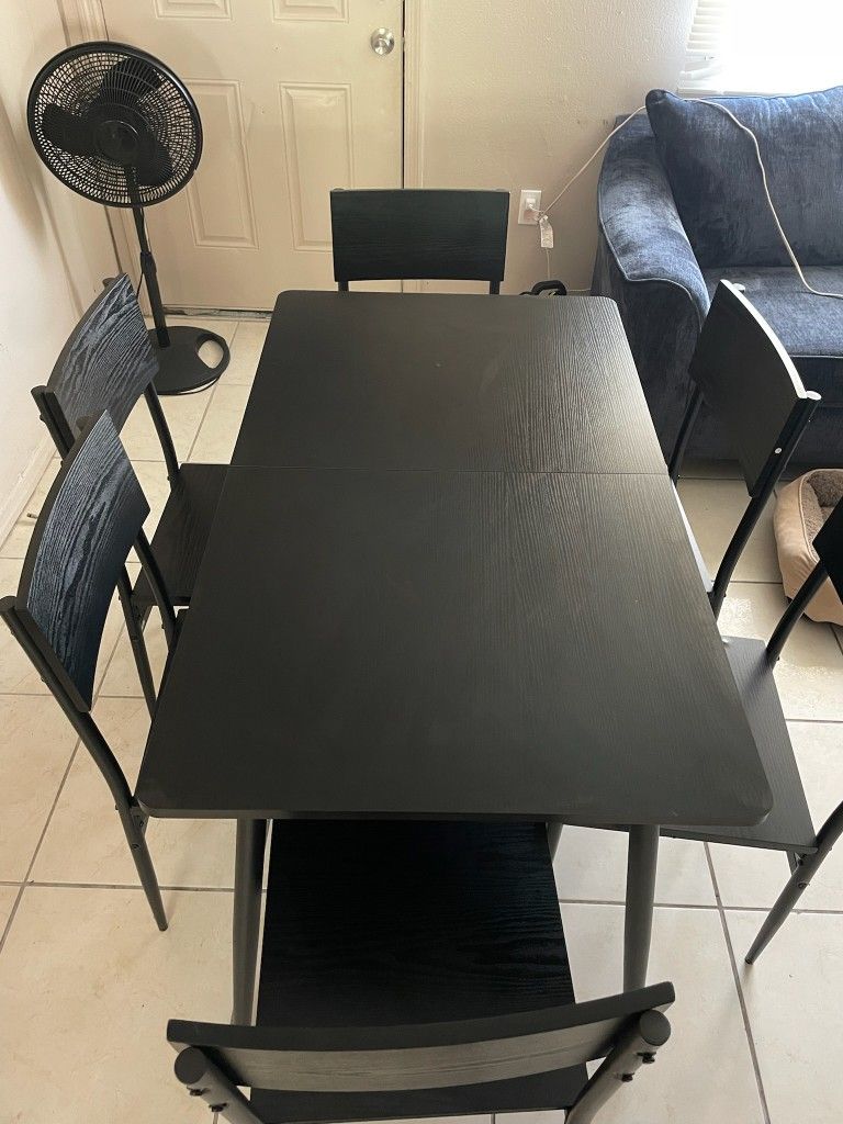 Brand New Extendable Dining Take With Six Chairs 