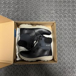 Columbia Boys Boots Size 3