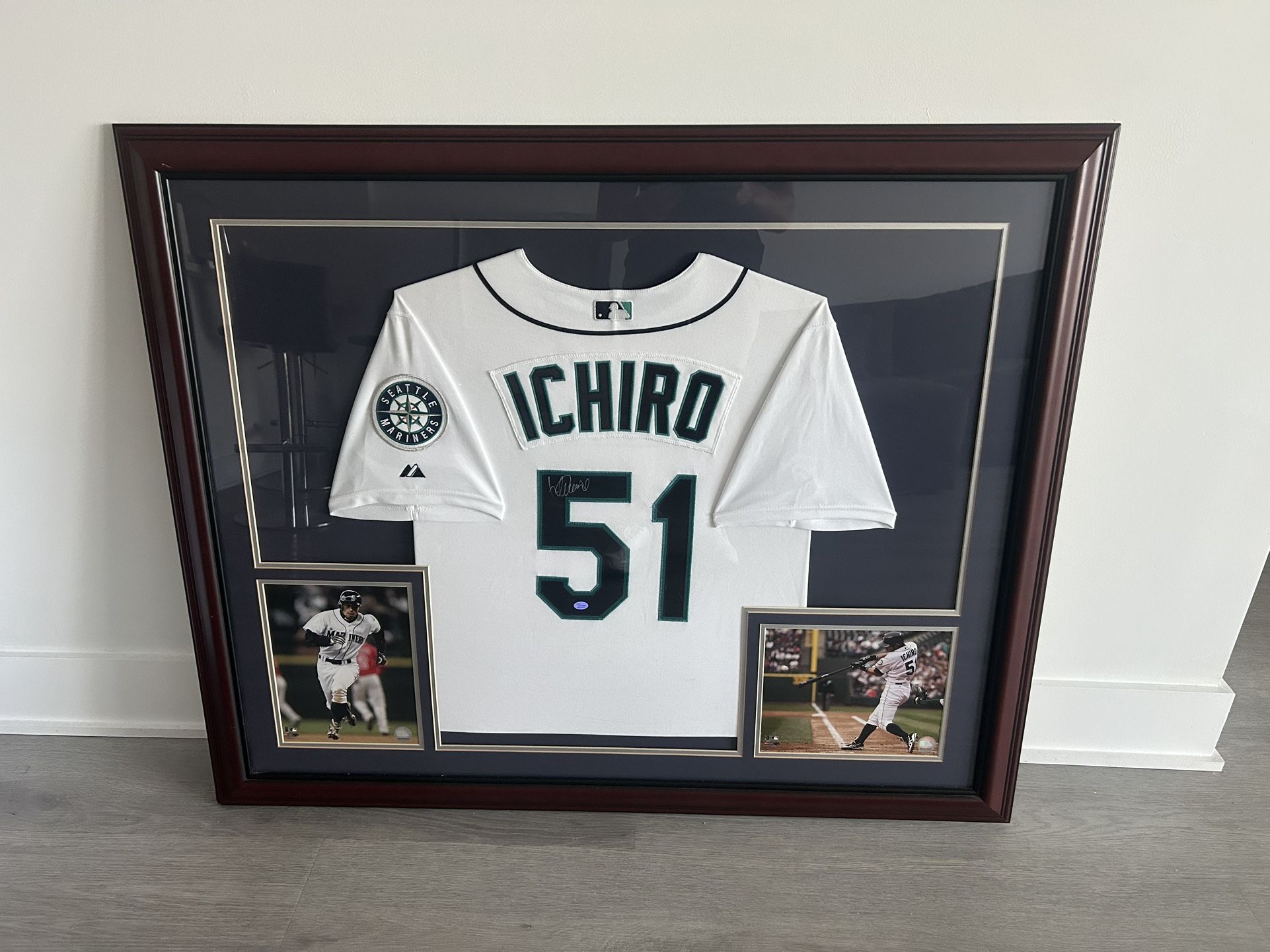 Autographed Framed Ichiro Suzuki Seattle Mariners Jersey