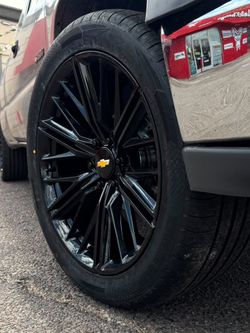 22x9 6x139 Chevy Wheels and Tires 305/40/22 Ameritread