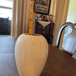 Vintage LENOX Ivory Swirl Shell Pattern MIRAGE 8 Inches Tall… USA