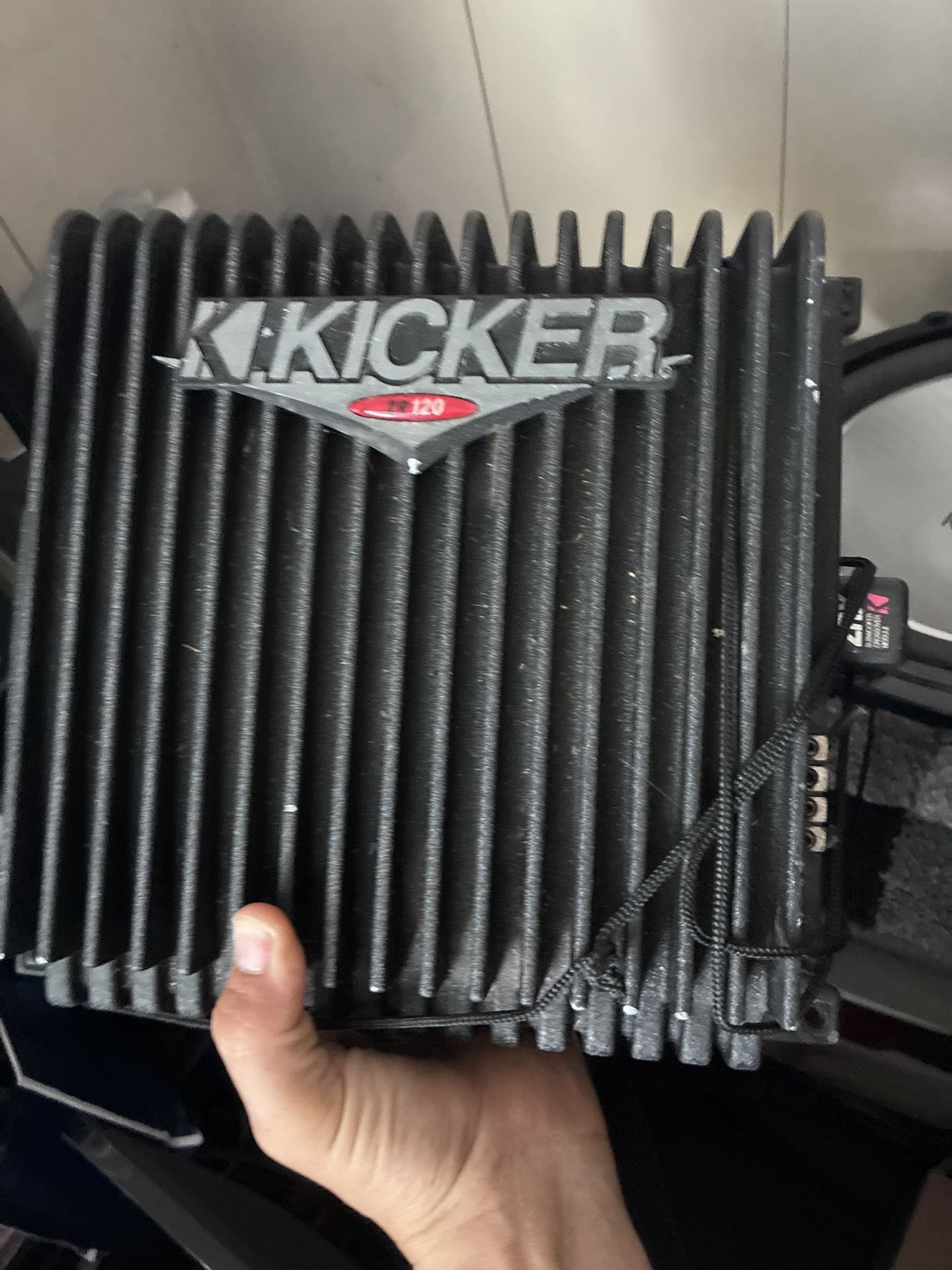 Kicker Amp