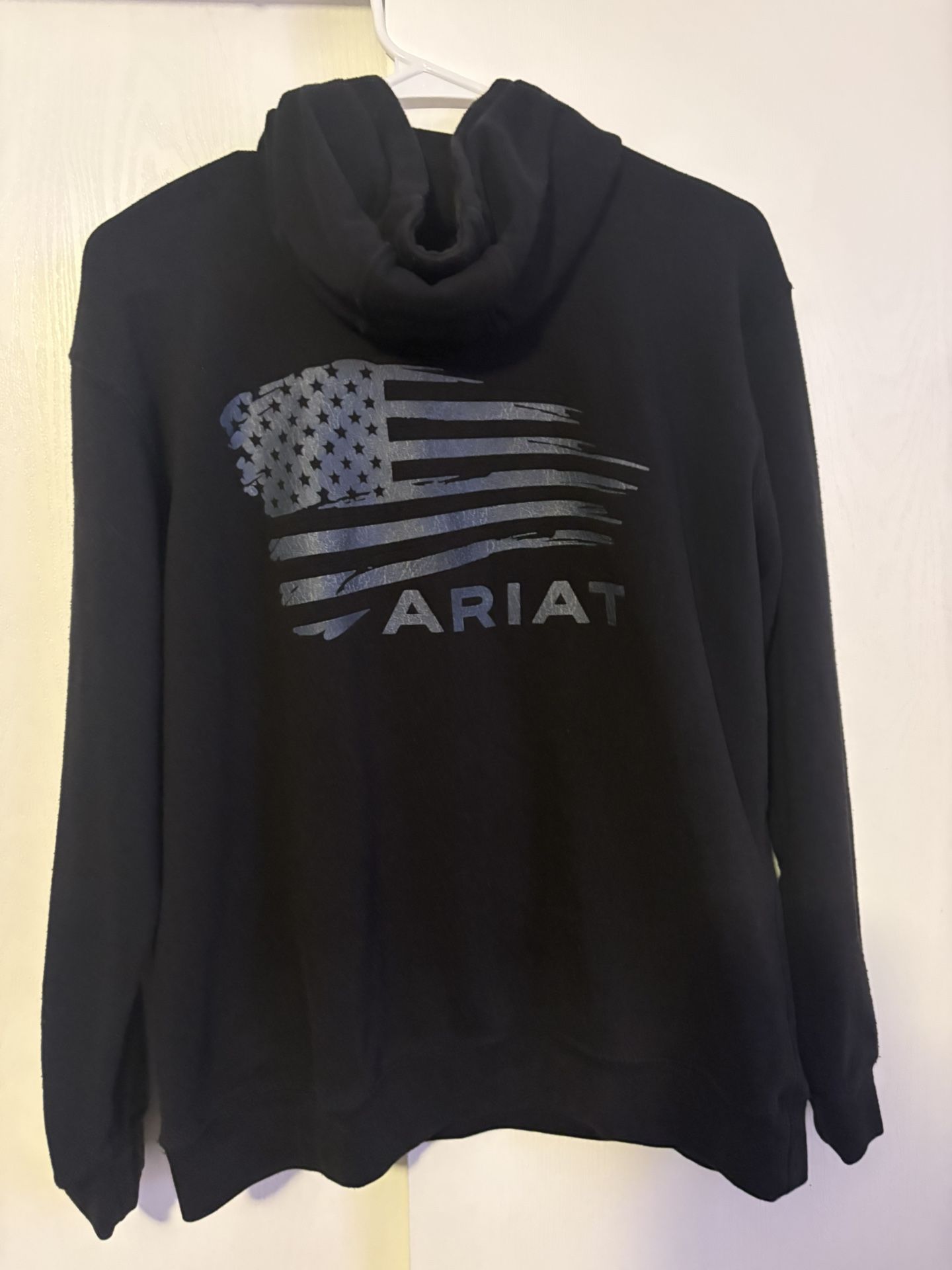 Kids XXL Ariat Sweater ( Men’s Small )