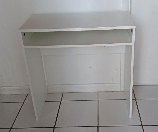 Target Room Essentials 30" x 15" x 30" basic simple white desk $20 FIRM