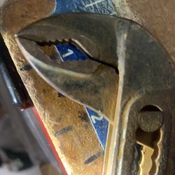 10” Knipex Alligator pliers. Very Nice