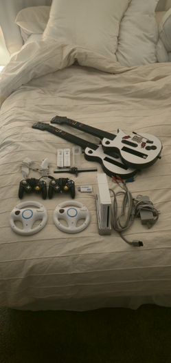 Nintendo Wii Bundle + 2 Guitar Hero Guitars 🎸 | 4 Controllers | GameCube Compatible