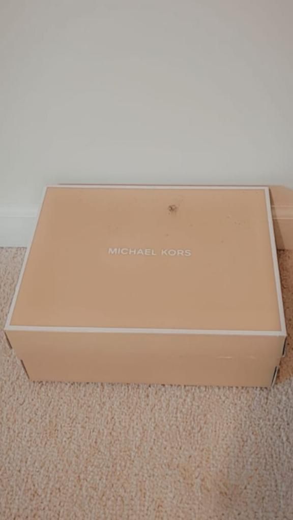 Authentic Michael Kors Sandals For Women Size 9