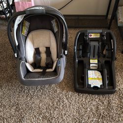 Graco infant Car Seat & Base - Barely Used 