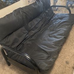 Black Futon 