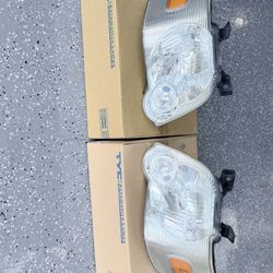 Left & Right Ford Explorer Headlight Assemble 