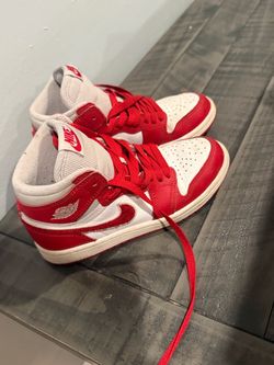 Kids Nikes red and white