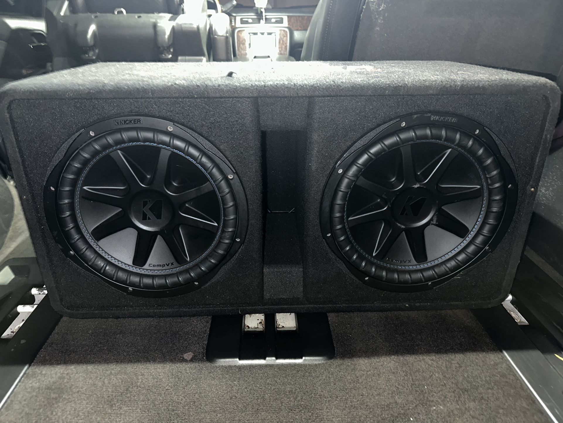 2 12” Kicker CVX In Kicker Box With 1500 Watt Audiopipe Mono Amp