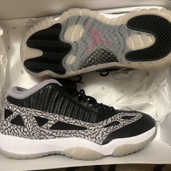 Air Jordan 11 Low Ie 