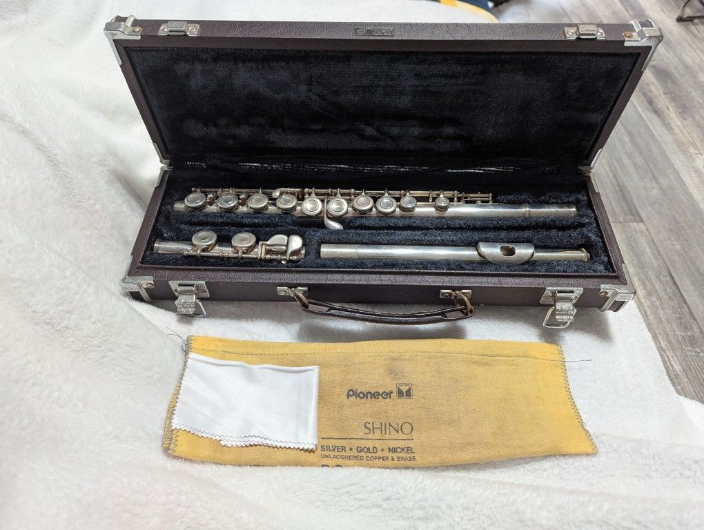 Yamaha YFL 325 Flute