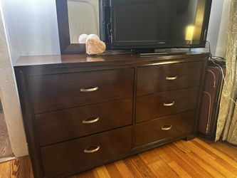 Dresser And Mirror 