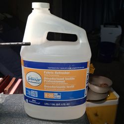 Febreze Professional Deep Penetrating Fabric Refresher (1 Gallon Jug)