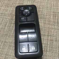 INTERNATIONAL TRACTOR 2018-2024 Window Switch Driver Side.  200$