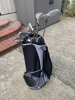 Beginner golf clubs, full set with bag.