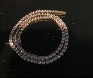 Guu tennis necklace