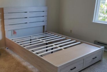 Pearl Queen Platform Bed
