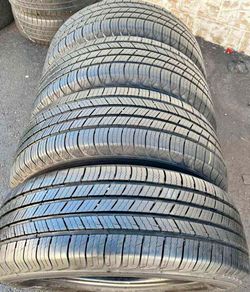 225 65 17 Set de Llantas Michelin Con Excelente calidad Las 4 📱