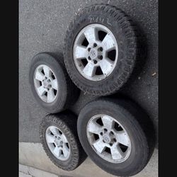 4 —- 265/65r17  6x139.7 6x5.5 Stock 265 65 17  Lexus gx4 TRD Tacoma Lexus GX470 4Runner Yukon Tahoe Tundra Rims Wheels Good 80% Treads Tires !!!!!