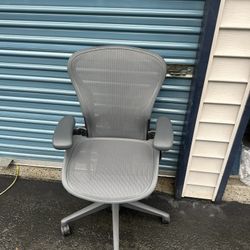 Fully Loaded Herman Miller Aeron Size B!!! We Also Desks, Chairs , File Cabs And More!!! 