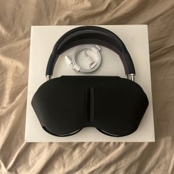 airpod maxes with smart case and charger 