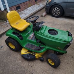 John Deere LT 160